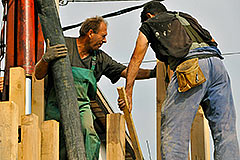 Nalivanje šalunga parking zidova sa betonom