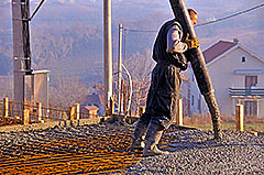 Nalivanje betona na prizemlju Amadea II