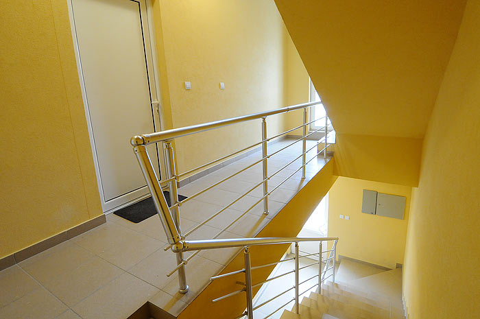 Amadeo-2 (Staircase)