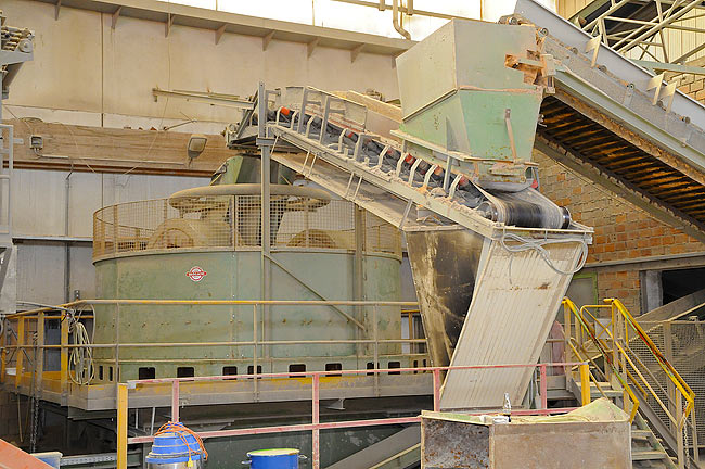 Grinding and milling the mixture in the panmill