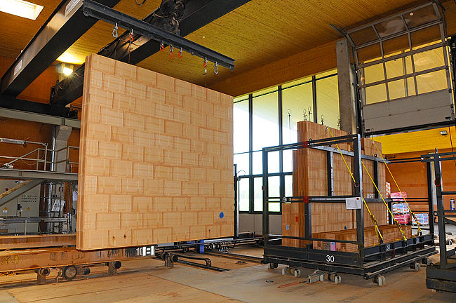 Bringing REDBLOC wall to the shipment platform