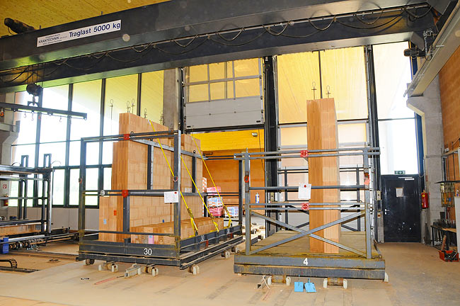 REDBLOC walls and lintels on the shipment platform