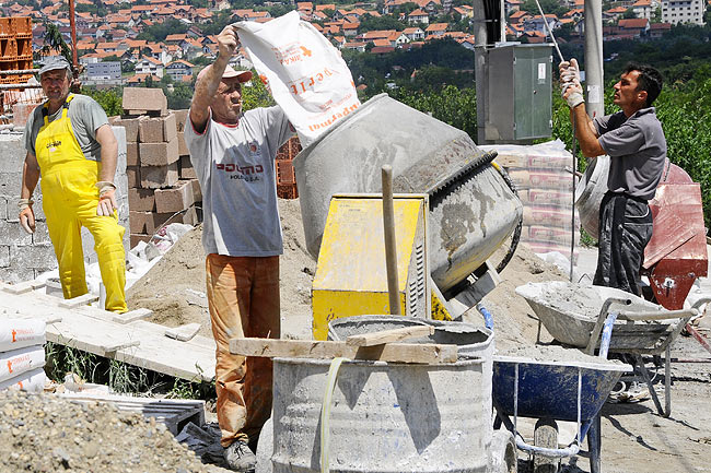 Mešanje perlita u mešalici za beton