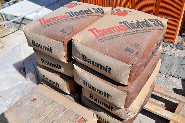 Baumit ThermoMörtel 50 bags on Kuće Beodom Amadeo construction site.