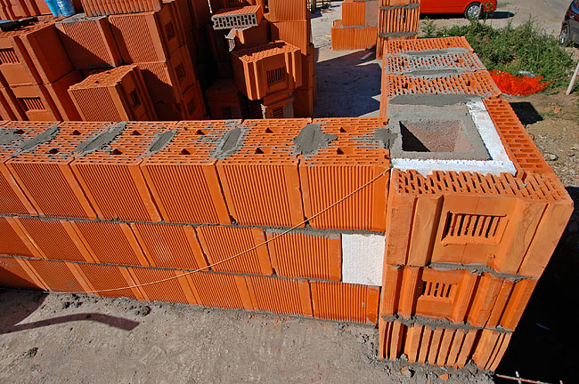 Connection between POROTHERM 38 and POROTHERM 30 walls using corner 25 - 2