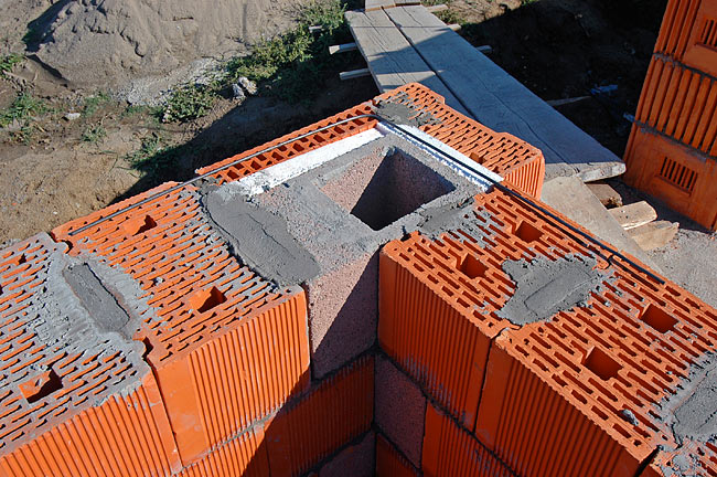 Connection between POROTHERM 38 and POROTHERM 30 walls using corner 25 - 3