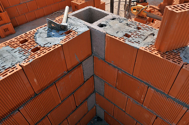 Example of an interior corner, done with a 30cm wide corner element, in the separation wall between 2 apartments