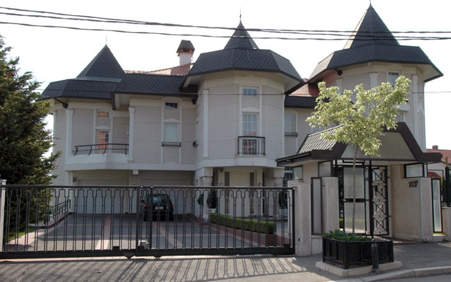 The beautiful house of Duda Ivković in the western part of Veliki Mokri Lug