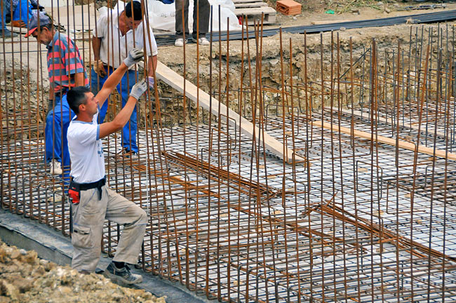 Positioning vertical beams on the perimeter of the slab - 3