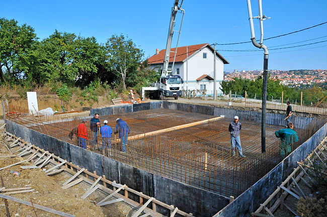 MARMIL inženjering concrete pump truck installed, waiting for the first concrete load