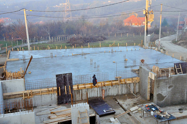 The first ground slab of Amadeo II finished