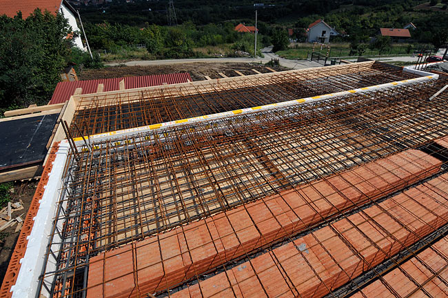 Schöck Isokorb Tip-K 10/7 na balkonu sa kompletnom aramaturom