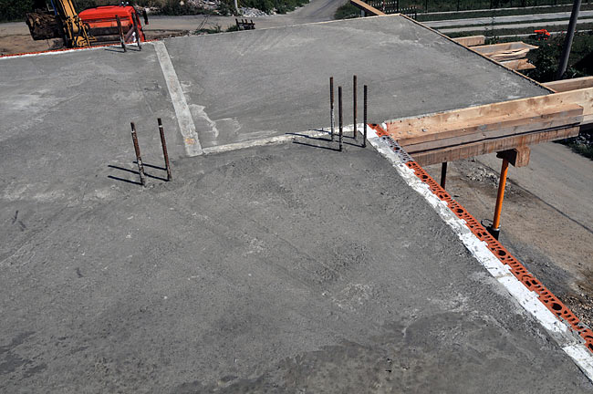Amadeo first floor slab finished - detail of the balcony