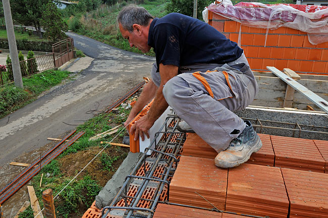 Installing POROTHERM cerclage elements