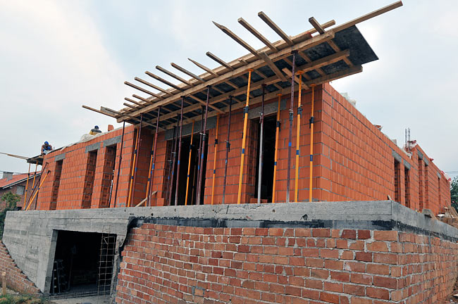 Supportive structure for the balcony of apartment-d once finished