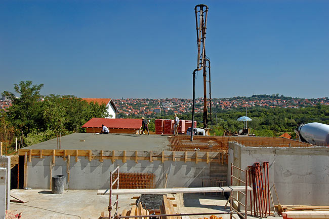 Smoothing concrete of the slab