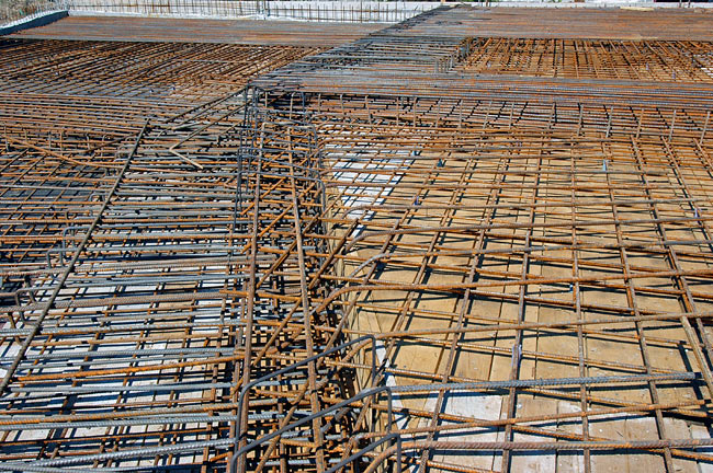Wider view on the connection between the 2 levels of the slab