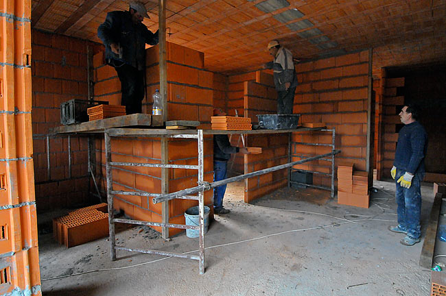 Progression on the partition walls around the small bedroom in apartment-2