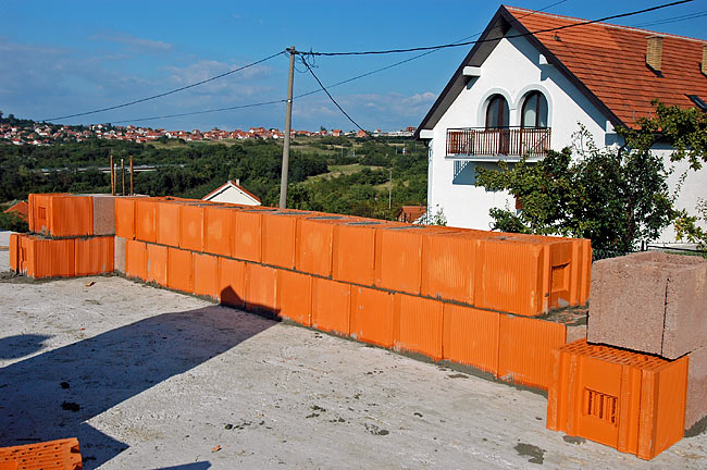 Spoljnji zid na kraju radnog dana