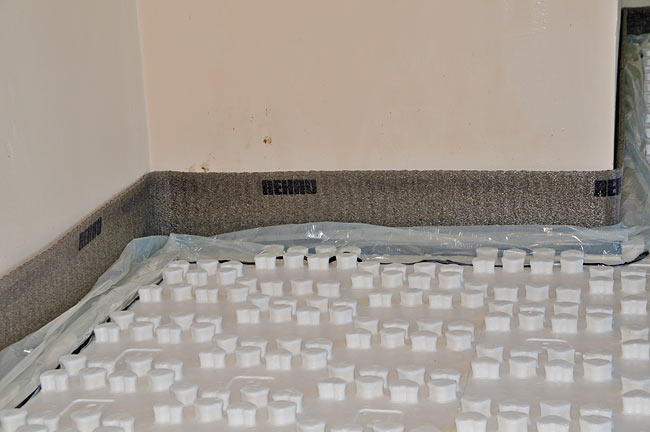 Rehau traka ivične izolacije instalirana sa Vario pločama