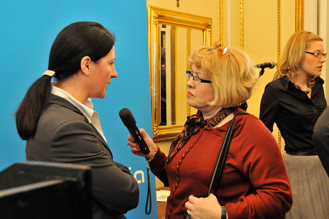 Milena Gojković-Mestre daje interviju za Radio Beograd