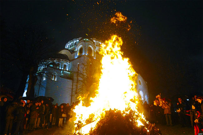 Christmas Eve in front of Saint Sava Church in Belgrade