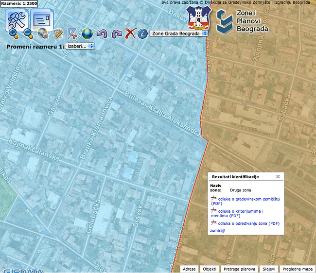 Zoom at the street level to find out the location of an object